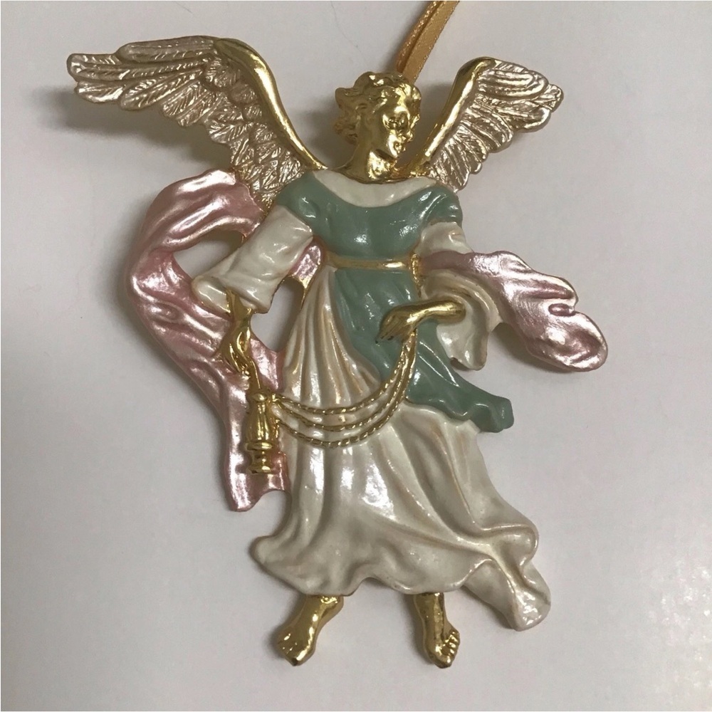The Met New York Museum of Art 2018 Angel Christmas Tree Ornament Gold USA NEW